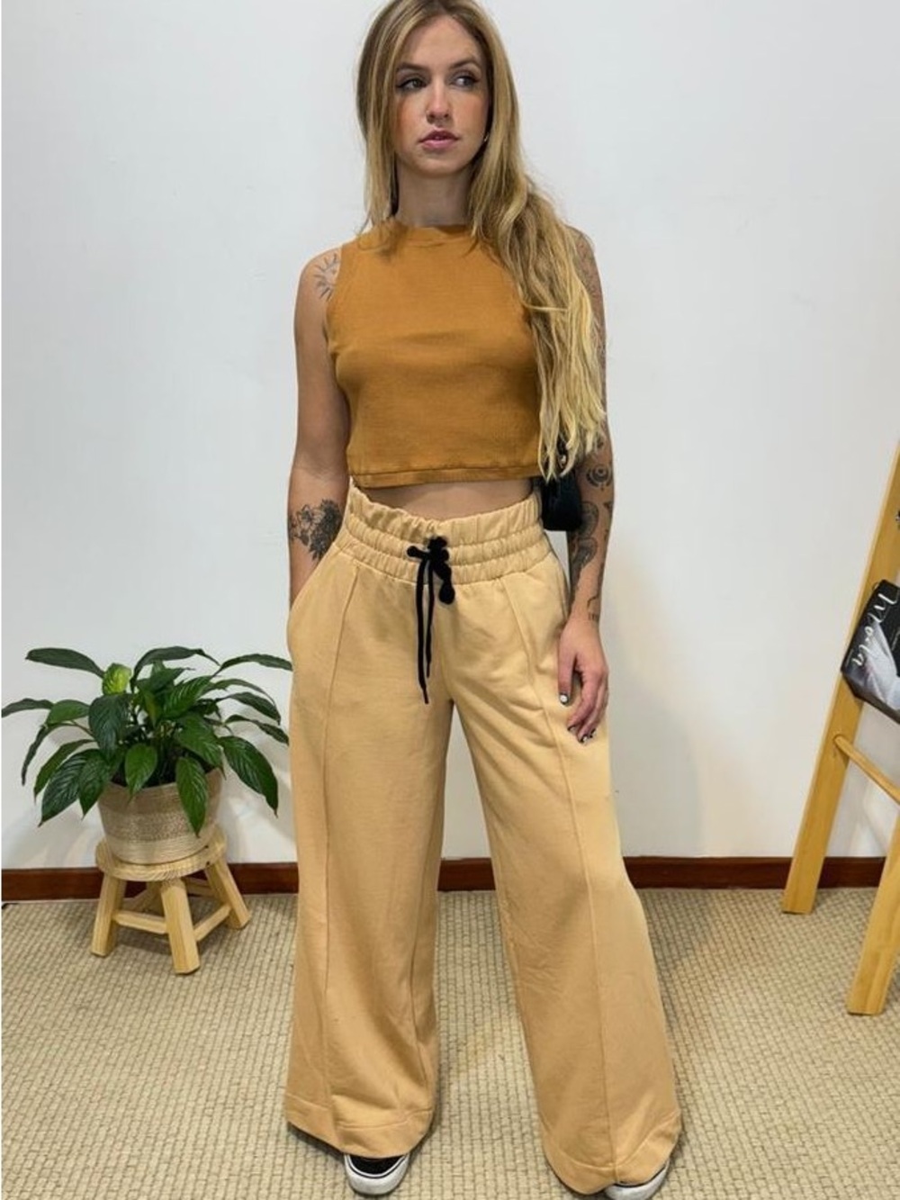 FARM Rio Beige Wide Leg Sweatpants Size L